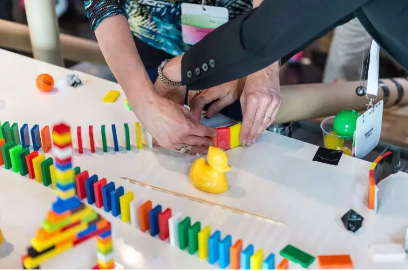 Teambuilding Domino Rallye